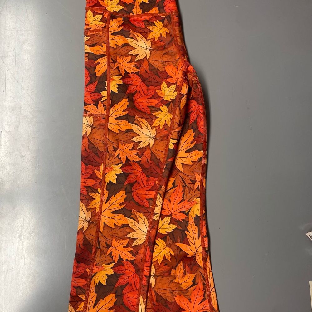 CVG Leaf Me Alone Print Leggings - XS